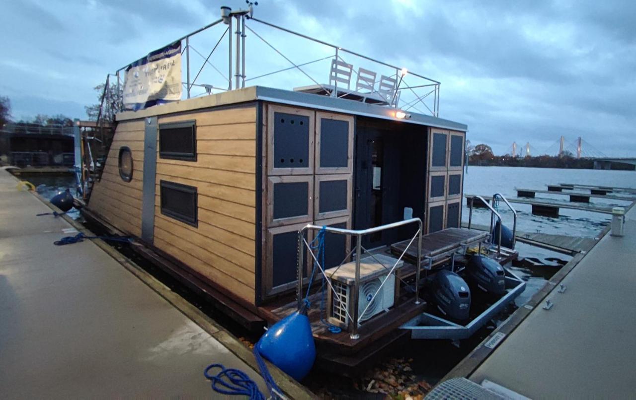 Houseboat Water King Apartament Plywajacy Dom Na Wodzie, 7 Os Wroclaw Luaran gambar