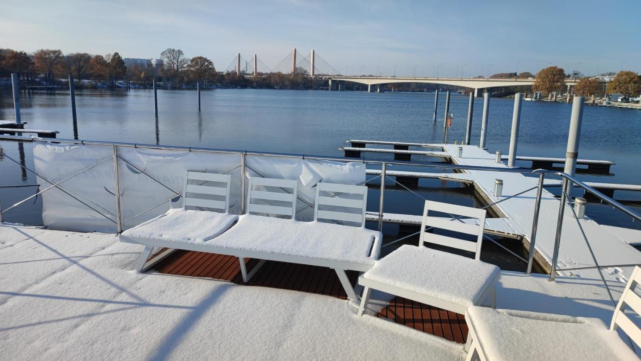 Houseboat Water King Apartament Plywajacy Dom Na Wodzie, 7 Os Wroclaw Luaran gambar