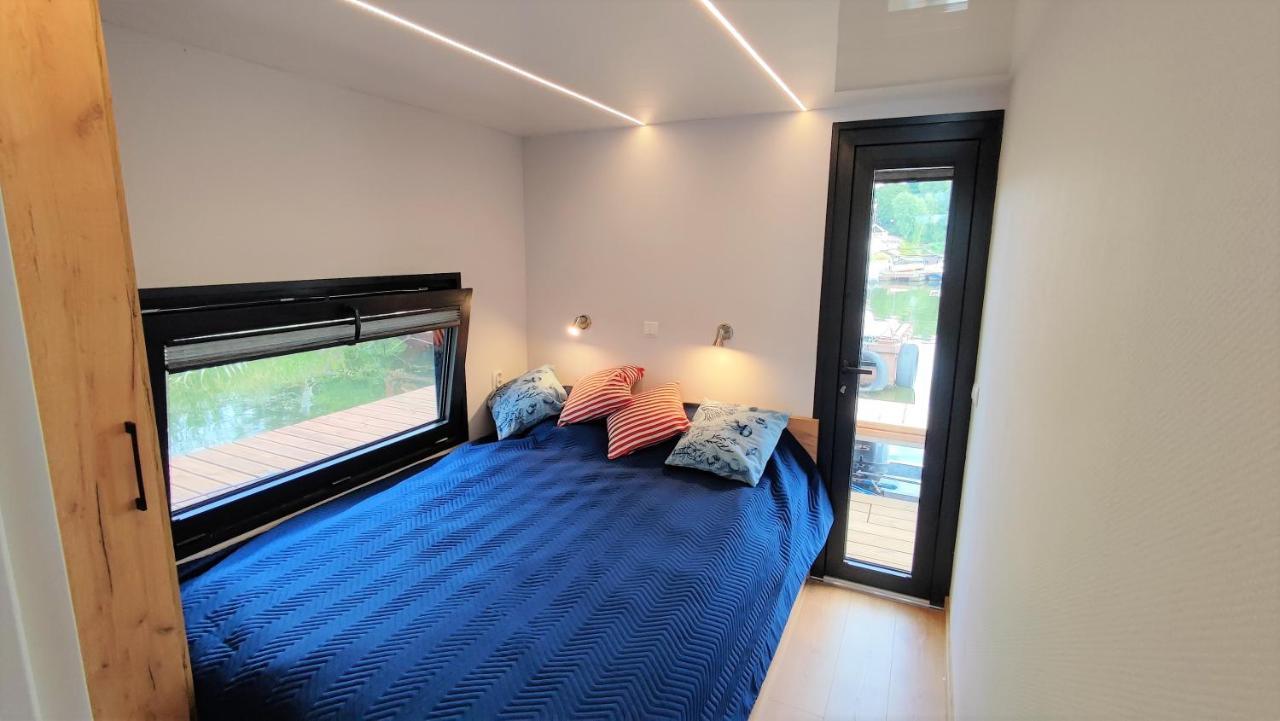 Houseboat Water King Apartament Plywajacy Dom Na Wodzie, 7 Os Wroclaw Luaran gambar