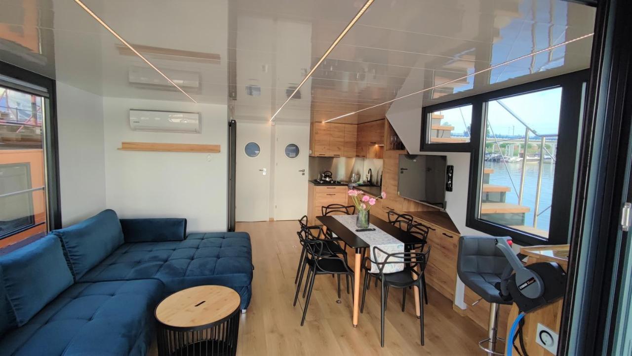 Houseboat Water King Apartament Plywajacy Dom Na Wodzie, 7 Os Wroclaw Luaran gambar