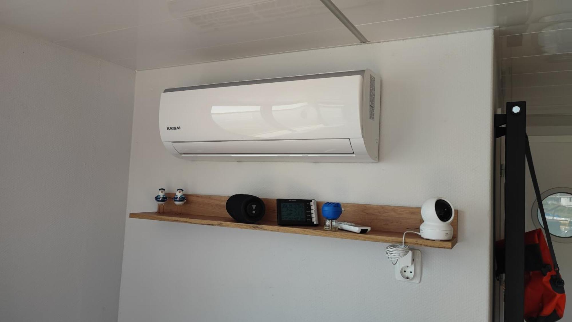 Houseboat Water King Apartament Plywajacy Dom Na Wodzie, 7 Os Wroclaw Luaran gambar
